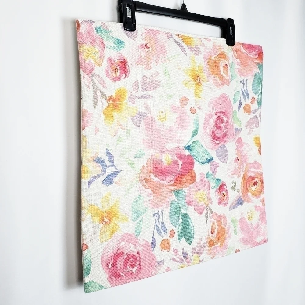 THRO floral roses pillowcase